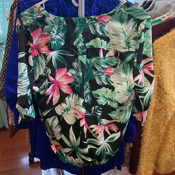 floral blouse - Picture 2 of 2